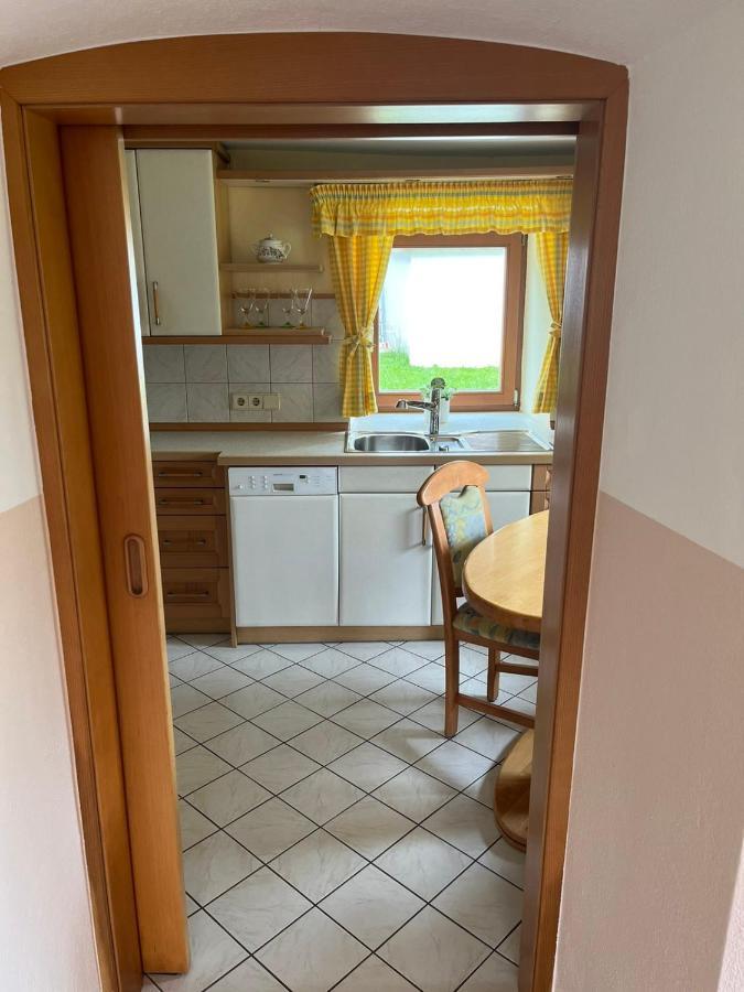 Charmantes Ferienhaus In Bester Lage Keutschach am See Exterior foto
